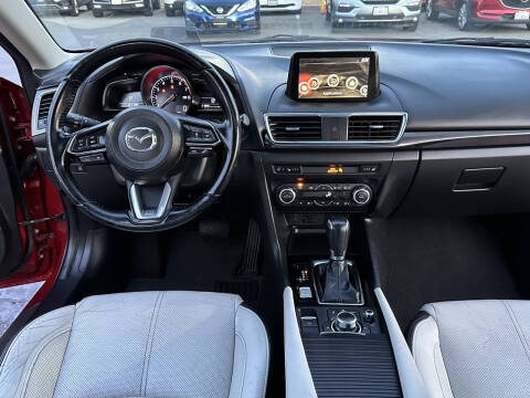 2018 Mazda MAZDA3 Grand Touring