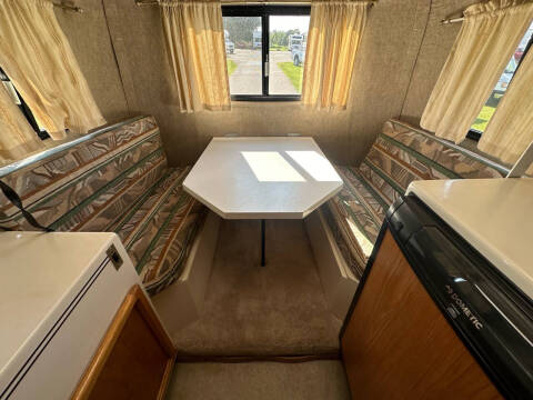 1986 Scamp Fifth Wheel/ Gooseneck Trailer