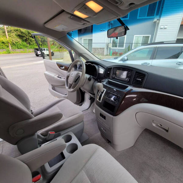 2016 Nissan Quest