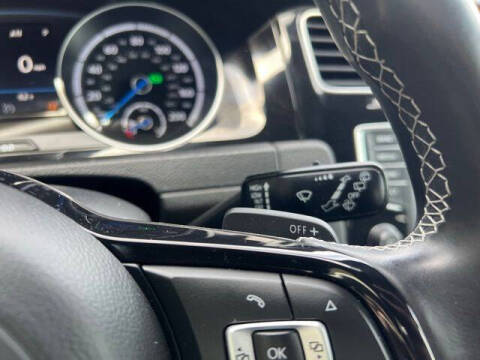 2017 Volkswagen Golf R 4Motion