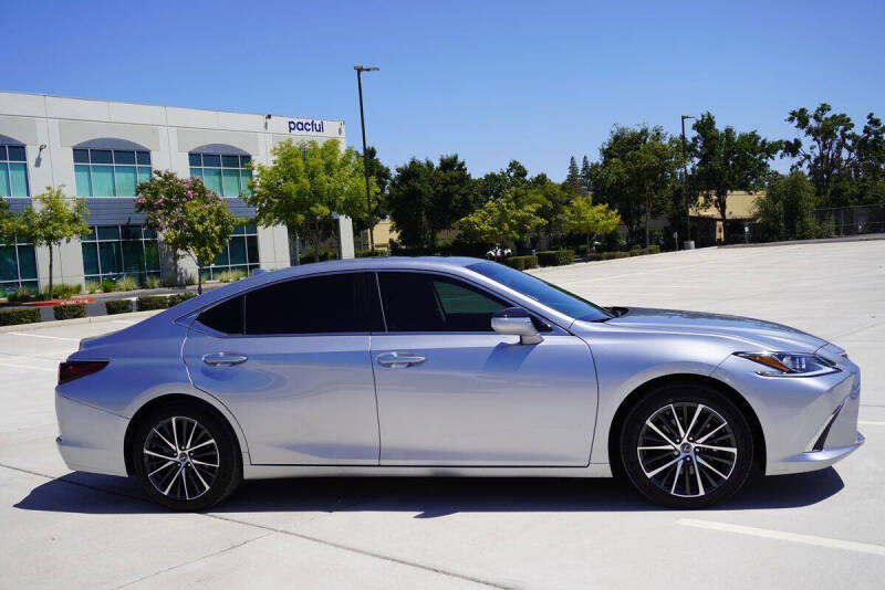 2025 Lexus ES 350