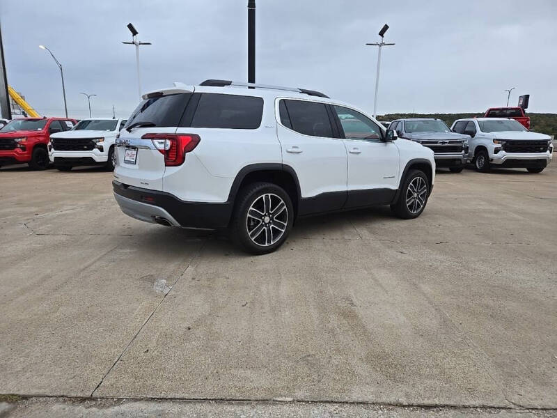 2022 GMC Acadia SLT