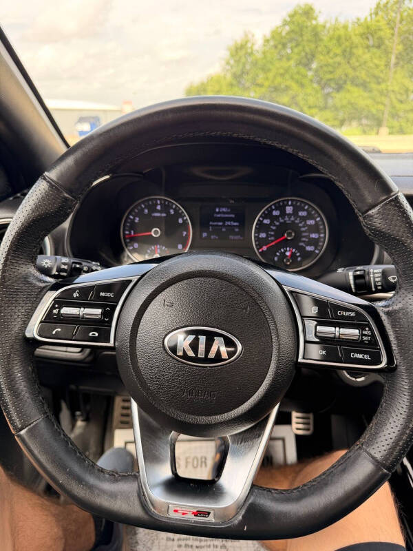 2020 Kia Forte GT Line