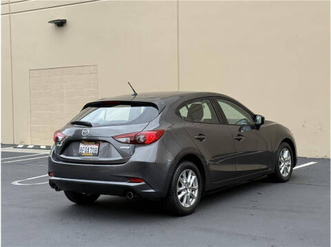 2017 Mazda MAZDA3 Sport