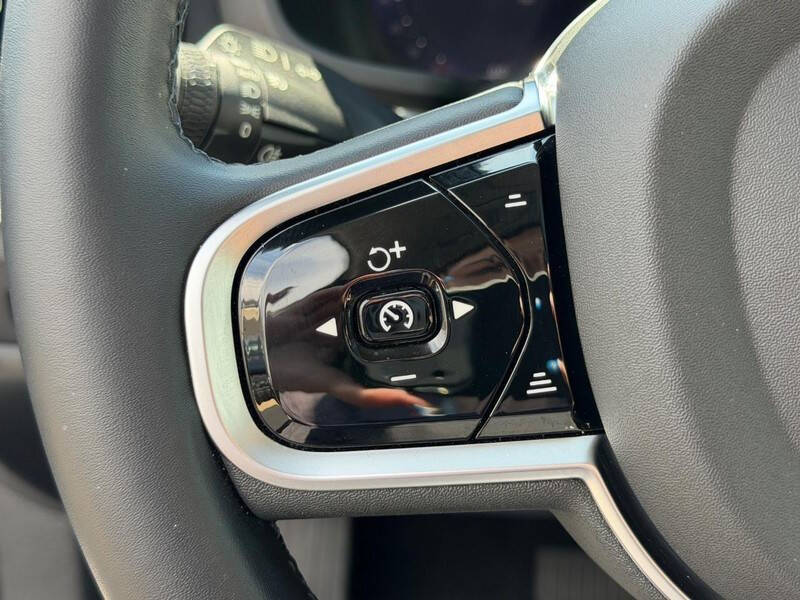 2025 Volvo S60 B5 Plus