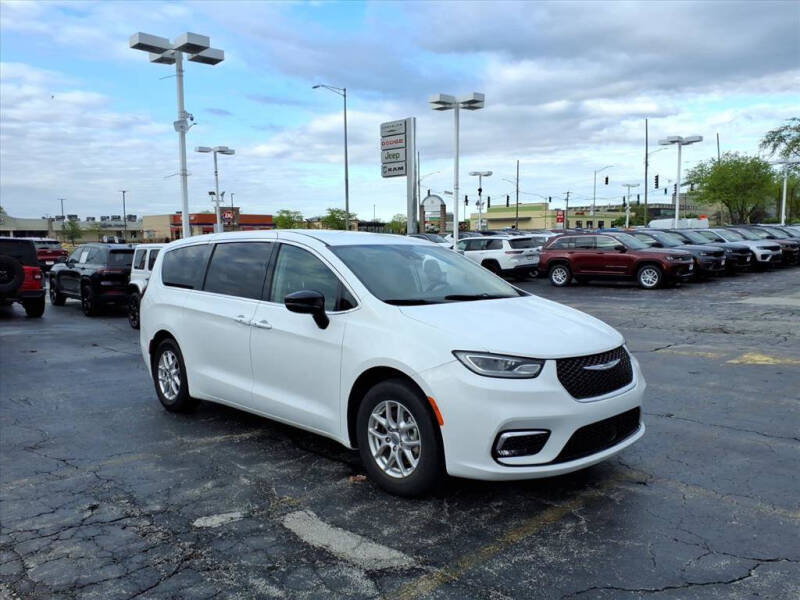 2024 Chrysler Pacifica Touring L
