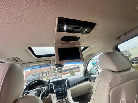 2018 Cadillac Escalade ESV Premium Luxury