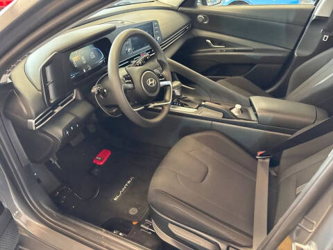 2024 Hyundai Elantra SE