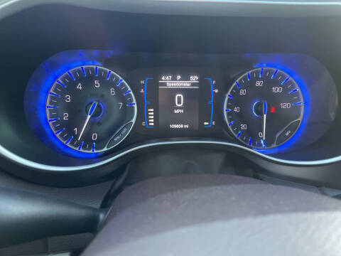 2017 Chrysler Pacifica Touring-L