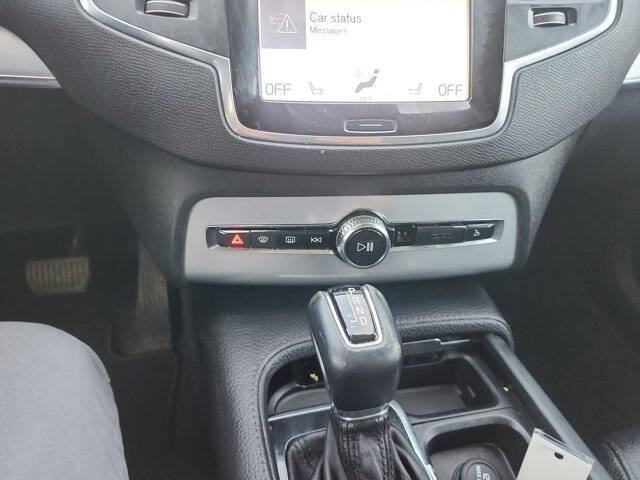 2016 Volvo XC90 T5 Momentum