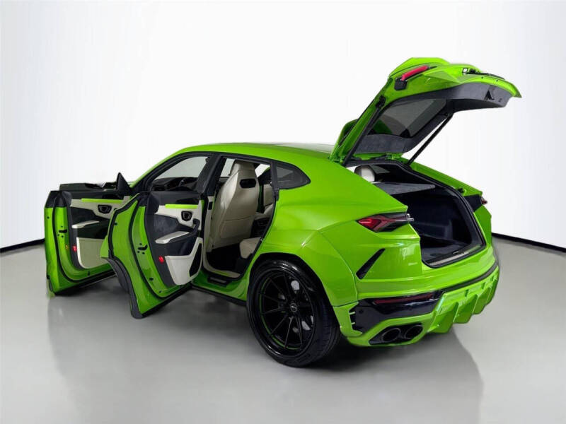 2022 Lamborghini Urus