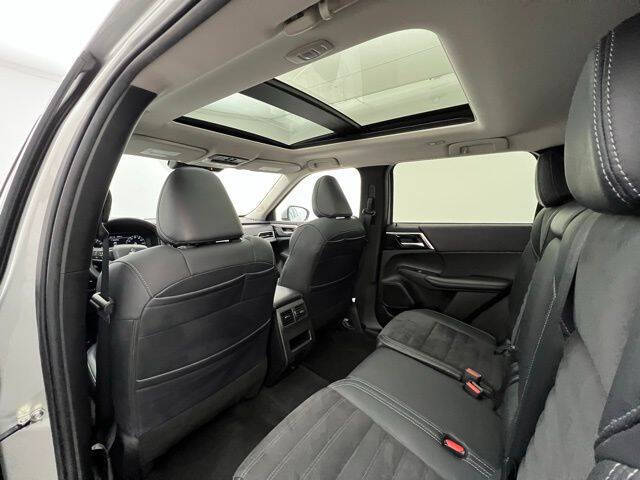 2024 Mitsubishi Outlander SE