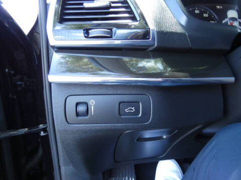 2018 Volvo XC90 T6 Momentum