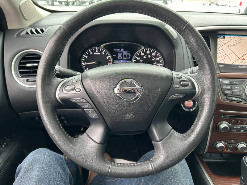 2017 Nissan Pathfinder Platinum