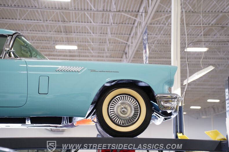 1957 Ford Thunderbird