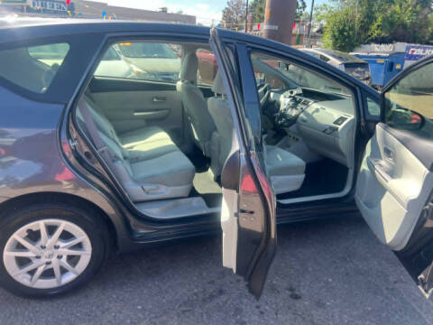 2013 Toyota Prius v Three