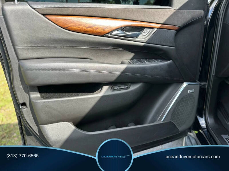 2016 Cadillac Escalade Luxury Collection