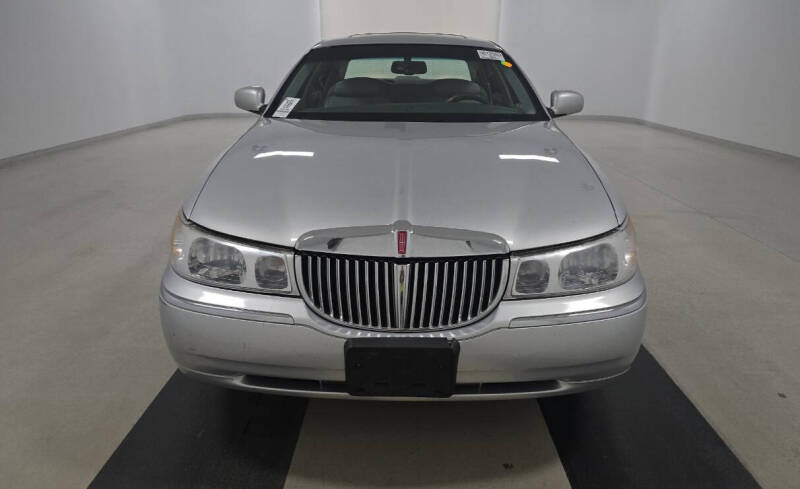 2000 Lincoln Town Car Signature