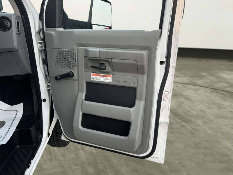 2014 Ford E-Series E-350 SD