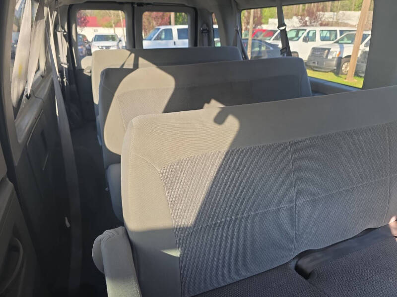 2006 Ford E-Series E-350 SD XLT