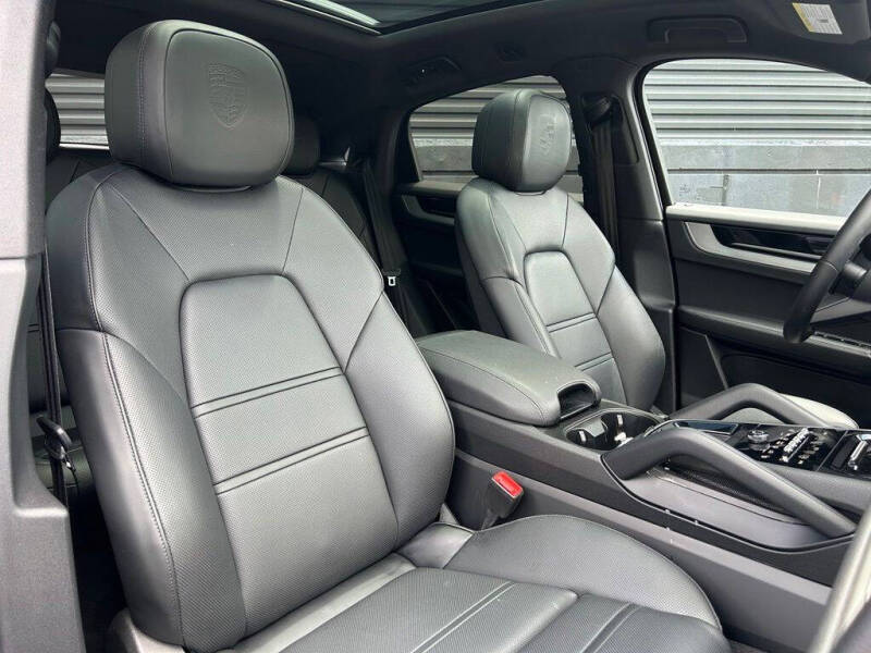 2026 Porsche Cayenne Coupe