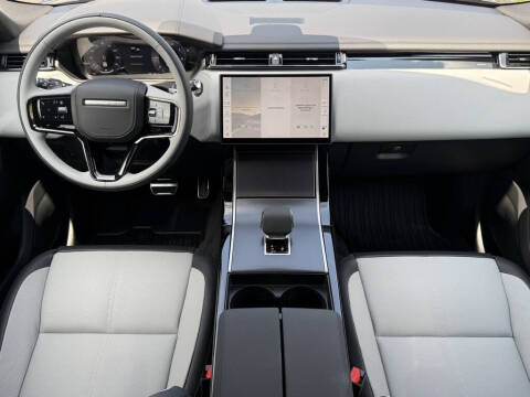 2026 Land Rover Range Rover Velar P250 Dynamic SE