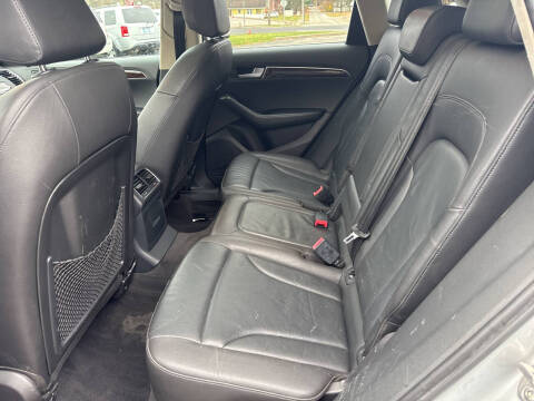 2011 Audi Q5 2.0T quattro Premium Plus