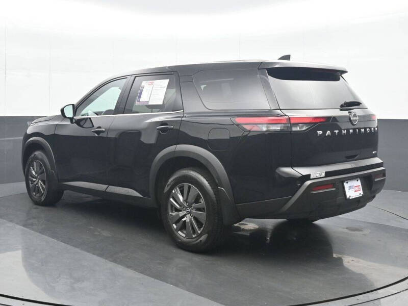 2025 Nissan Pathfinder S
