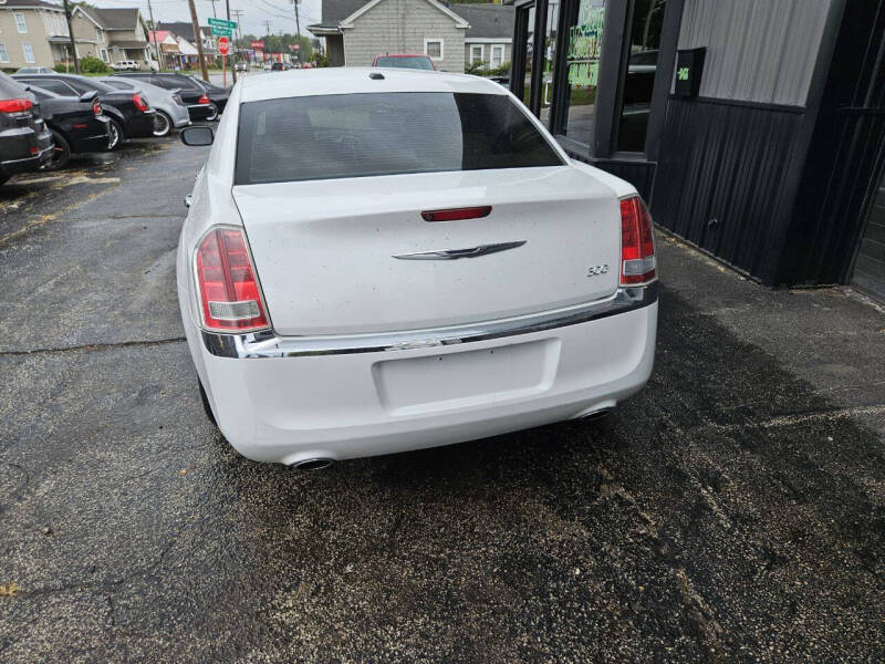 2012 Chrysler 300 Limited