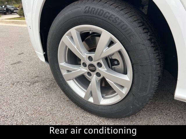 2025 Audi Q5 quattro Premium TFSI