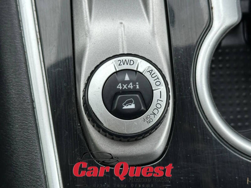 2020 Nissan Pathfinder SV