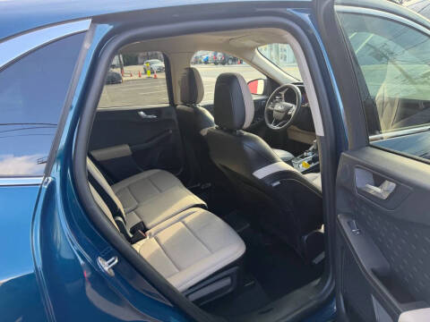 2020 Ford Escape Titanium