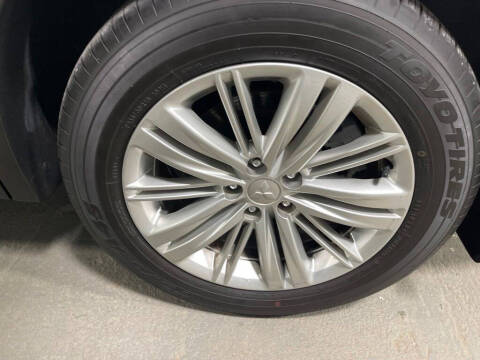 2024 Mitsubishi Outlander ES