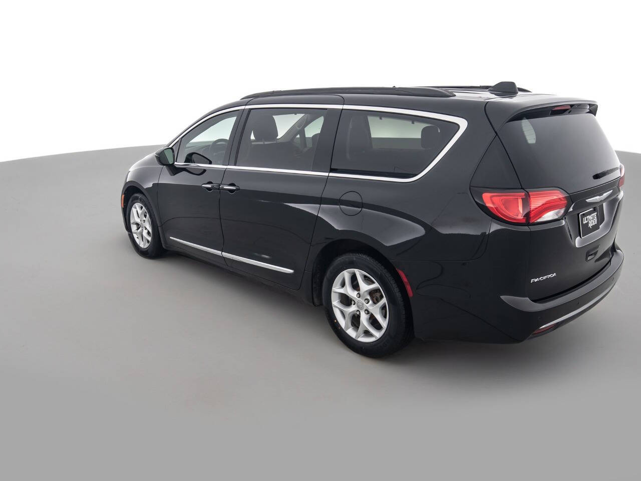 Used Car 2017 Chrysler Pacifica  Touring L 4dr Mini Van For Sale Under $15,000 In Coal City, Illinois