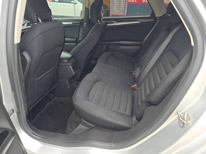 2014 Ford Fusion SE