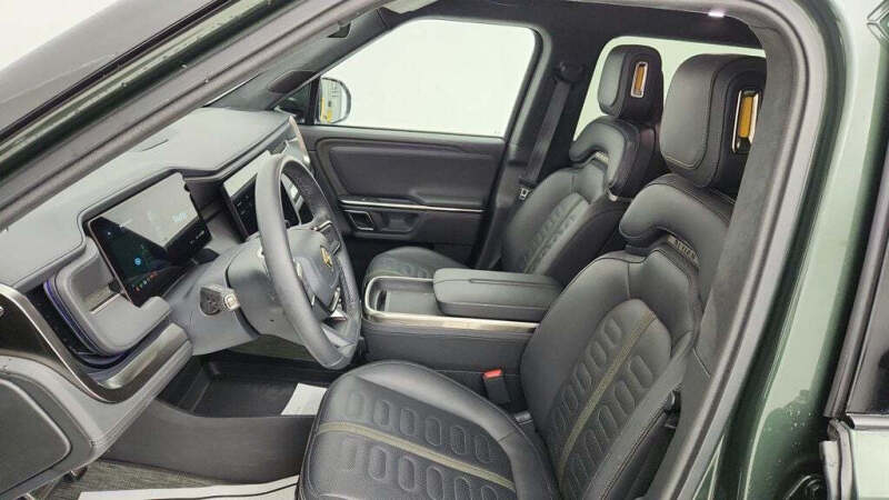 2023 Rivian R1S Adventure