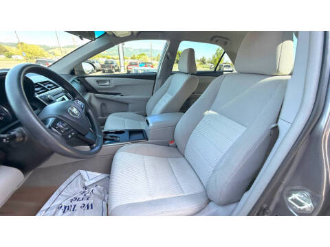 2017 Toyota Camry LE