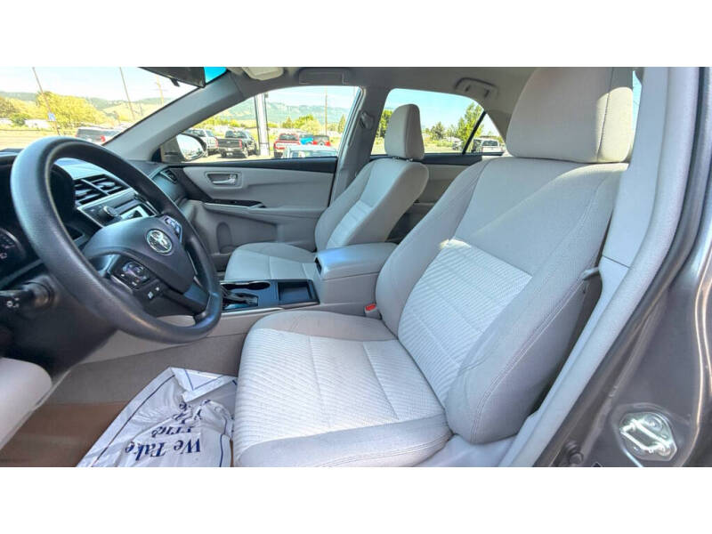 2017 Toyota Camry LE