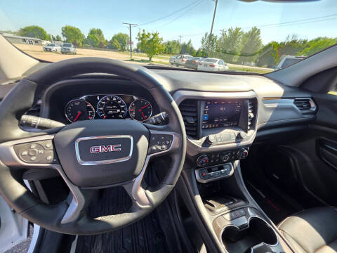 2023 GMC Acadia AT4