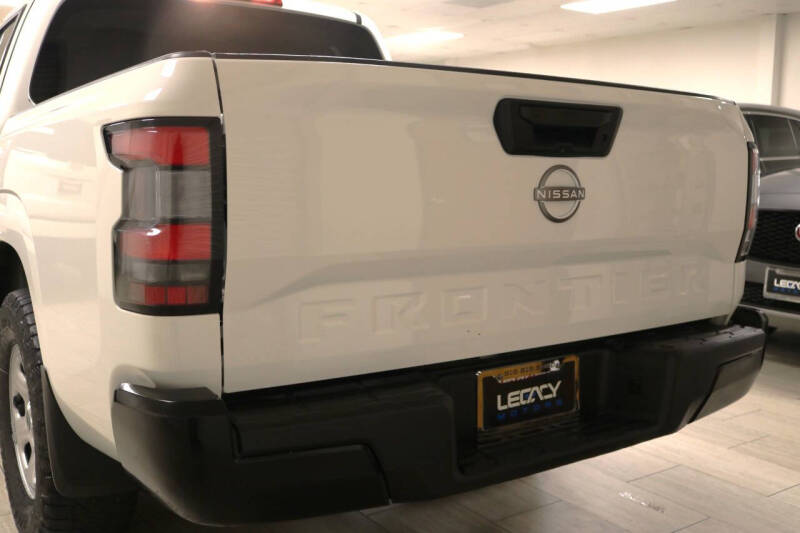 2022 Nissan Frontier S