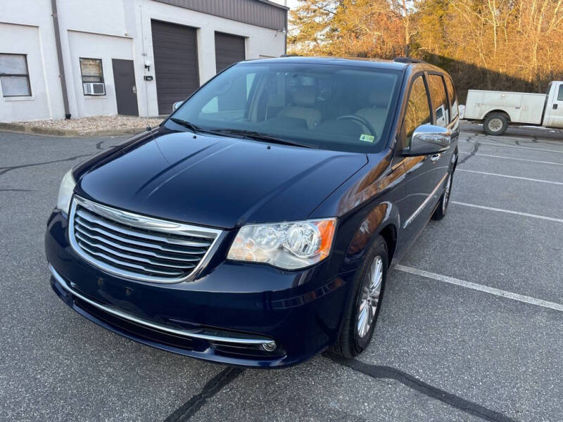 2013 Chrysler Town and Country for sale at Auto Land Inc in Fredericksburg VA