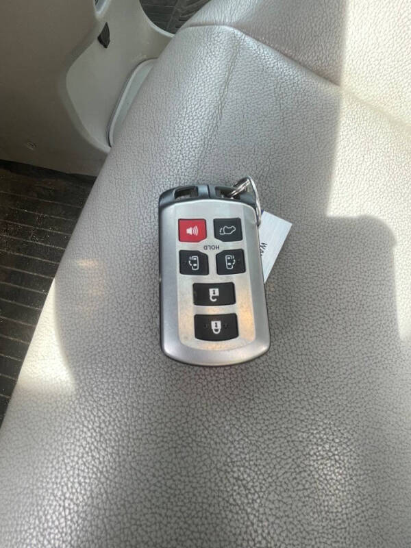2020 Toyota Sienna XLE 8-Passenger