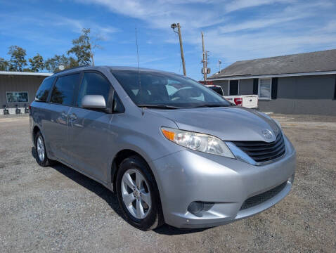 2011 Toyota Sienna LE 7-Passenger Auto Access Seat