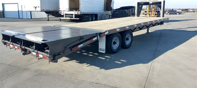 2023 Titan Trailer 26 ft. Flat bed