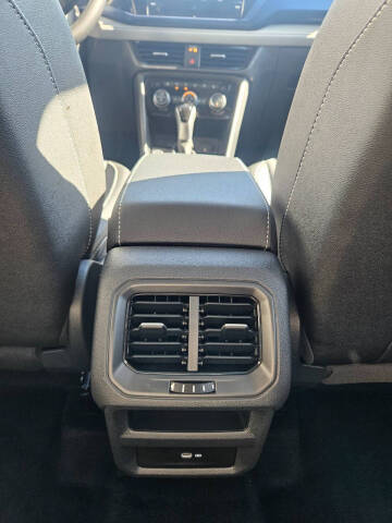 2024 Volkswagen Taos SE