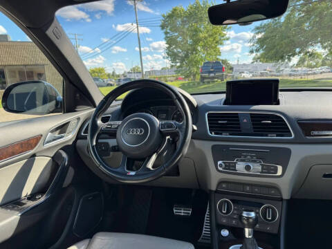 2016 Audi Q3 2.0T quattro Prestige