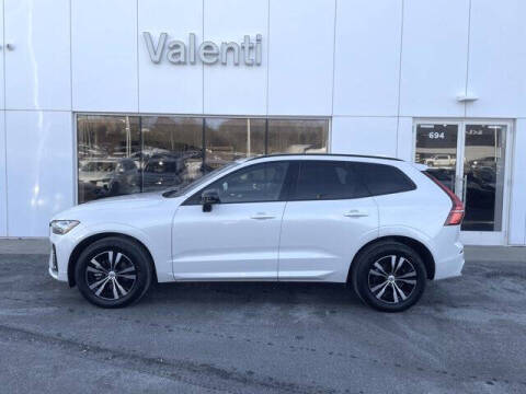 2025 Volvo XC60 B5 Core Dark Theme