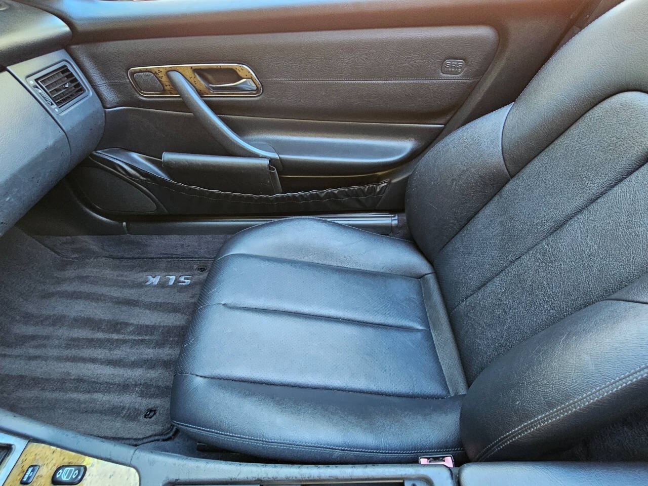 2004 Mercedes-Benz SL-Class 51