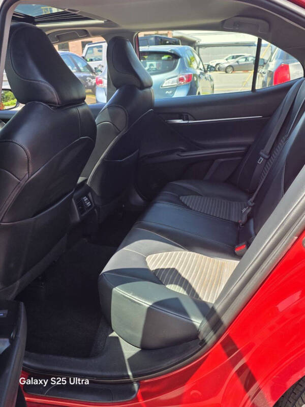 2020 Toyota Camry SE