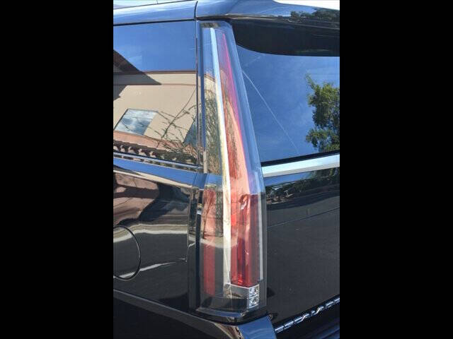 2017 Cadillac Escalade Luxury